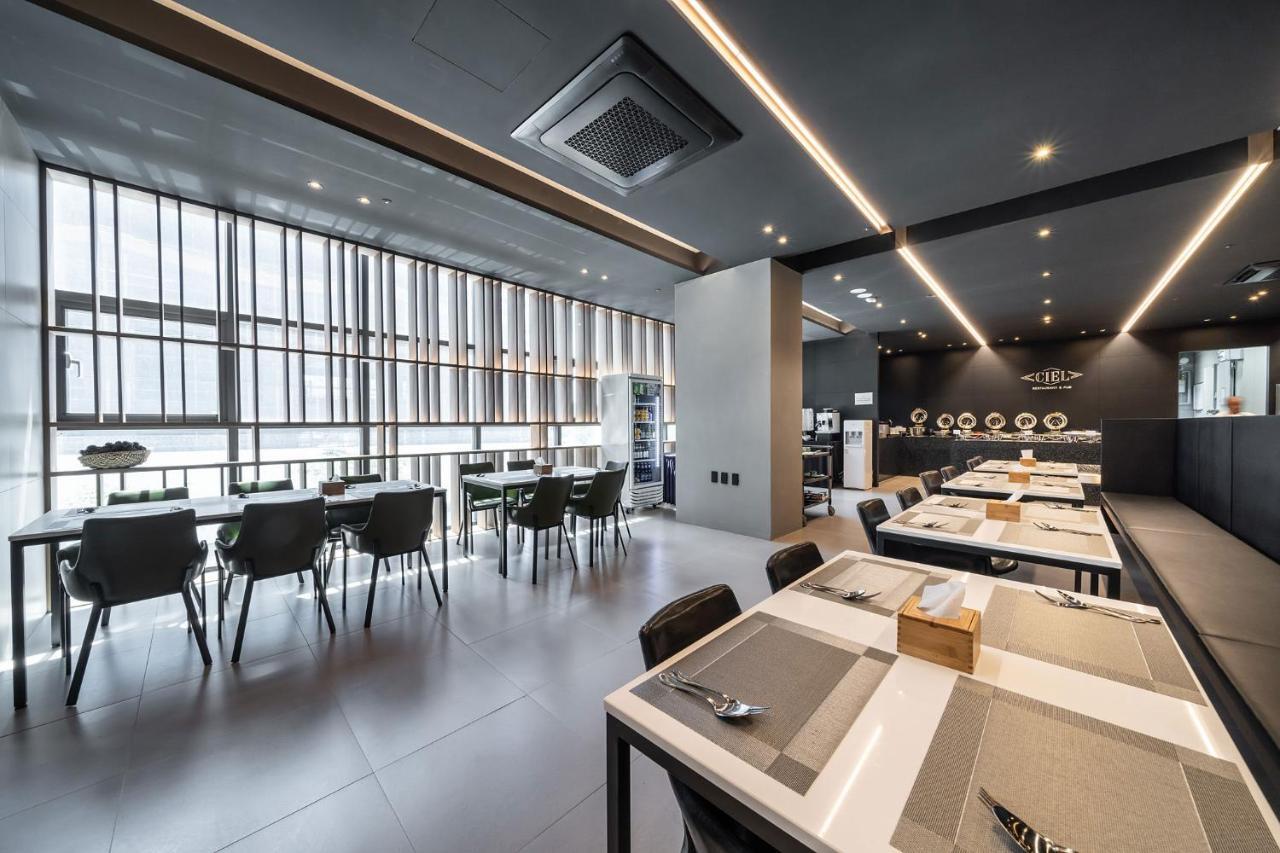 Incheon Airport Legend Hotel Екстериор снимка